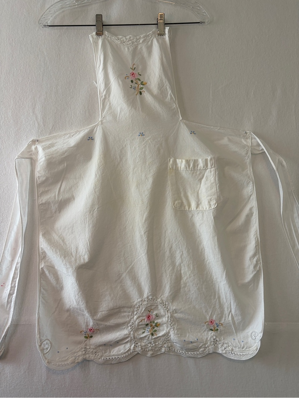 Embroidered White Cotton Kitchen Apron with Pocket